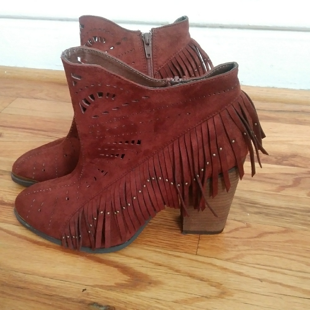 Ankle booties